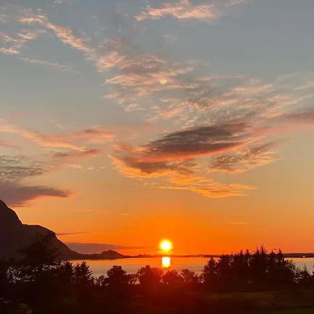 Flott Loftsleilighet For Overnatting Pa Longva * Haram