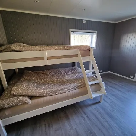 Flott Loftsleilighet For Overnatting Pa Longva *